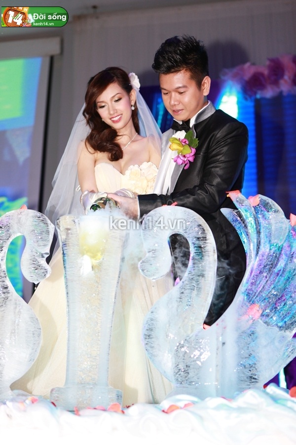 Những đám cưới hoành tráng của các hot girl Việt 52