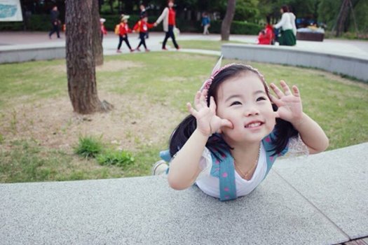 Cô bé Hàn Quốc cực đáng yêu sở hữu clip hơn 11 triệu lượt xem 16