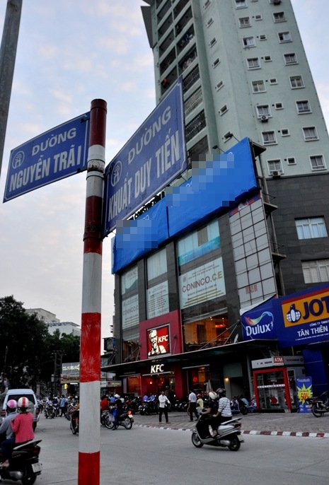 Hà Nội: Những tấm biển xin lỗi ở các điểm ùn tắc khiến người dân "bớt mệt mỏi" 15