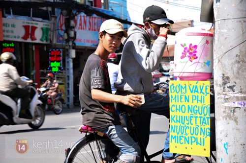 Con hẻm nhỏ đặc biệt giữa Sài Gòn - nơi cái gì cũng được dùng miễn phí! 3