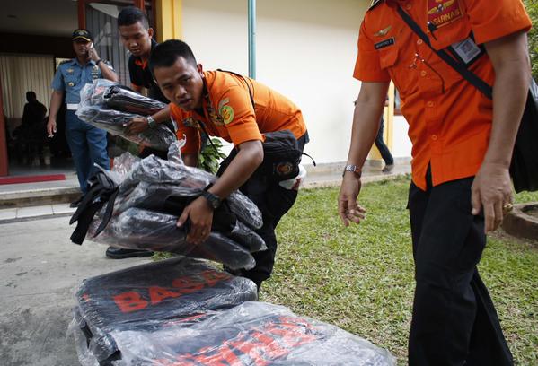 Nhiễu thông tin số thi thể nạn nhân QZ8501 được trục vớt 8