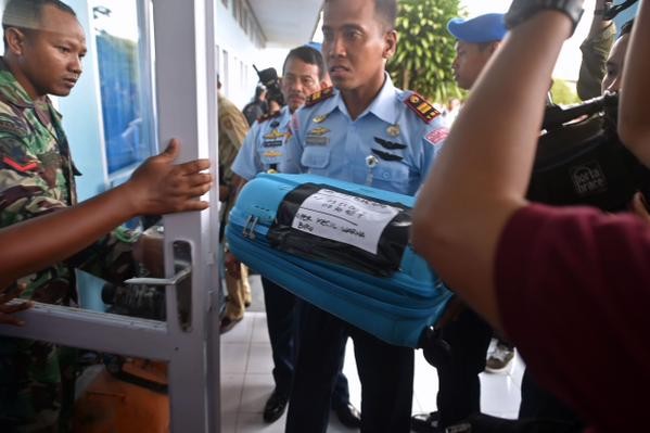 Nhiễu thông tin số thi thể nạn nhân QZ8501 được trục vớt 5