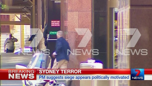 Các con tin trong vụ bắt cóc ở Sydney "hoàn toàn kiệt sức" 21