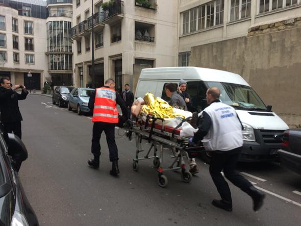 Tạp chí tại Paris bị tấn công, ít nhất 12 người thiệt mạng 13