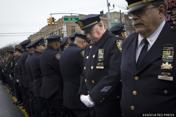 Hình ảnh gây shock trong đám tang lớn nhất lịch sử của Sở cảnh sát New York 7