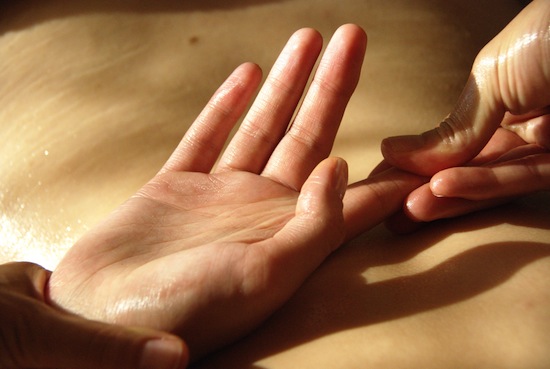 7 liệu pháp "tại gia" khắc phục ngay móng tay dễ khô gãy 4