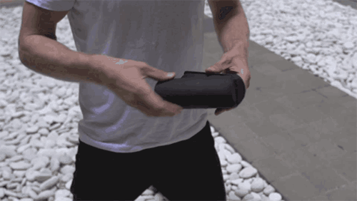 Sitpack: Ghế ngồi si&ecirc;u "lợi hại" c&oacute; thể thu nhỏ lại bằng lon bia  1