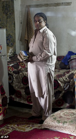 Cuộc sống tủi hổ của người chuyển giới ở quốc gia Hồi giáo Pakistan 9