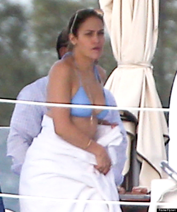 Jennifer Lopez khoe body bốc lửa ở tuổi 43 6