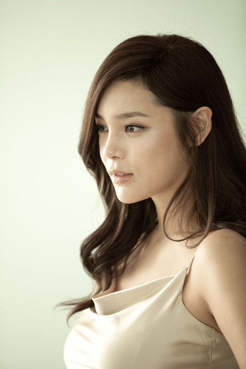 Park Shi Yeon bị điều tra v&igrave; lạm dụng thuốc g&acirc;y m&ecirc; 1