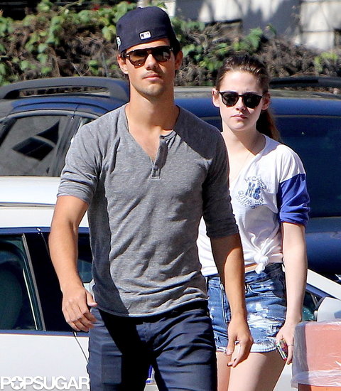 Kristen vui vẻ với Taylor Lautner lúc Robert đi vắng 4