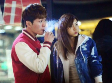 Lộ ảnh Onew (SHINee) và Jung Ah (After School) hẹn hò 3