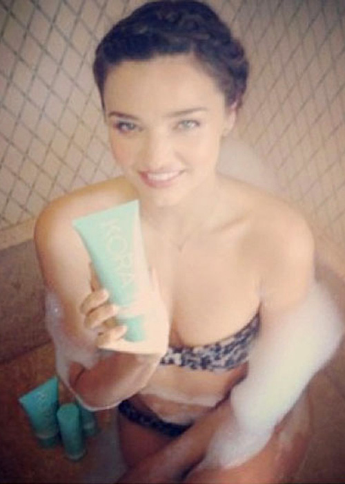 Loạt ảnh bikini đẹp nhất của Miranda Kerr 6 năm qua 27