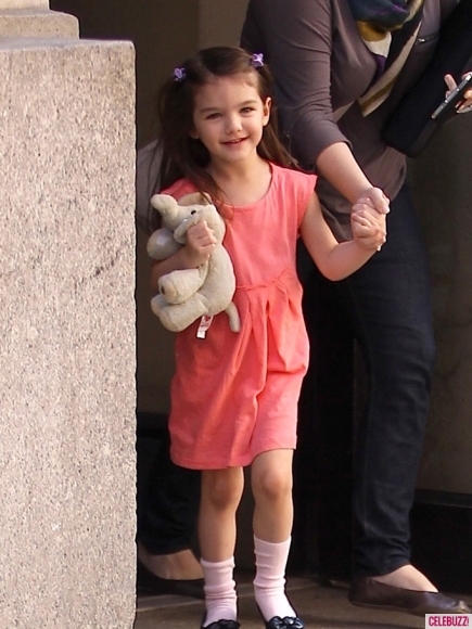 Quá trình trưởng thành của Suri Cruise 9