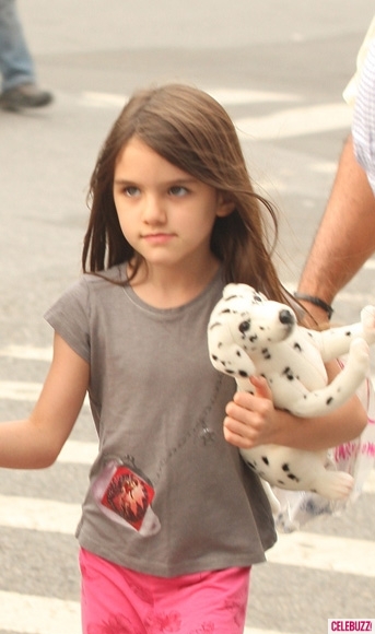 Quá trình trưởng thành của Suri Cruise 17