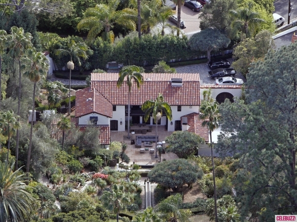 Robert Pattinson bán biệt thự từng sống cùng Kristen với giá 135 tỷ  12