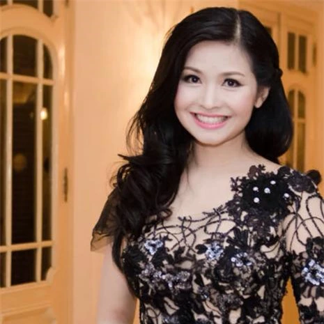Những c&ocirc; gi&aacute;o trẻ "t&agrave;i sắc vẹn to&agrave;n" của showbiz Việt 24