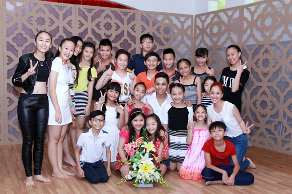 Những cô giáo trẻ "tài sắc vẹn toàn" của showbiz Việt 15