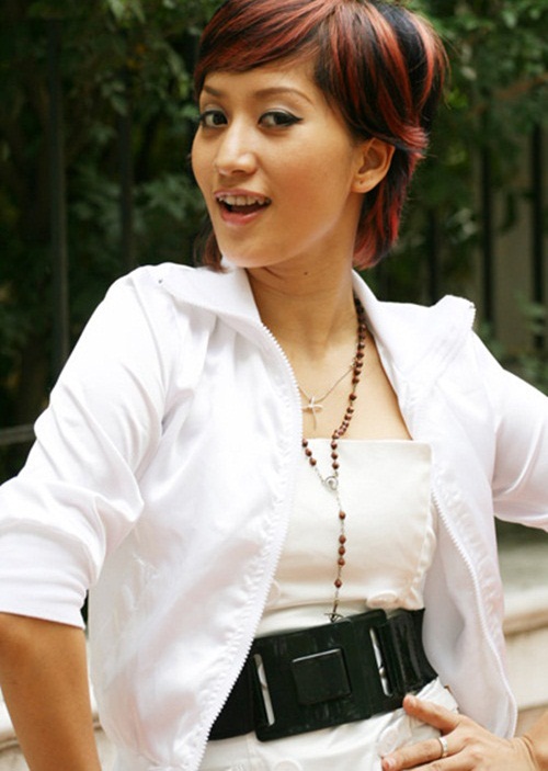 Những c&ocirc; gi&aacute;o trẻ "t&agrave;i sắc vẹn to&agrave;n" của showbiz Việt 18