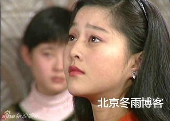 Ngọc Trinh lộ đôi chân mảnh mai, Hồ Ngọc Hà lấp lửng chuyện chia tay 10
