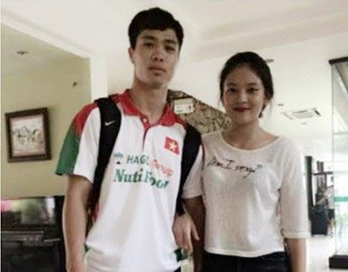 3 fan bóng đá "vô tình" nổi tiếng nhờ U19 Việt Nam 3