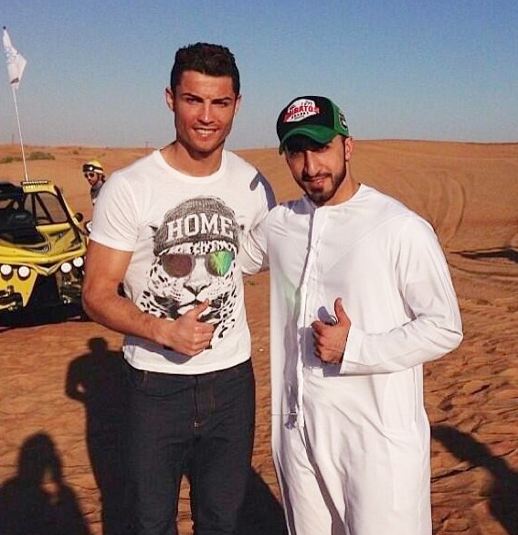Ronaldo rủ con trai đi... đua xe trên sa mạc 2