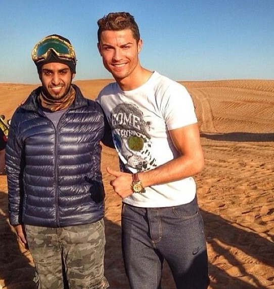 Ronaldo rủ con trai đi... đua xe trên sa mạc 3