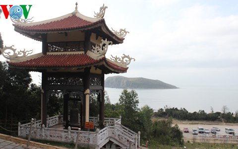 Mộ Đại tướng tr&agrave;n ngập hoa thơm ng&agrave;y gi&aacute;p Tết 12