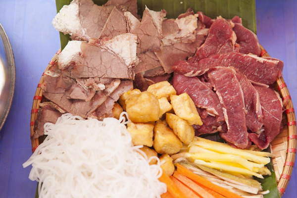 Lạnh trời ăn “Lẩu Mẹt riêu cua tóp mỡ” 260k 10