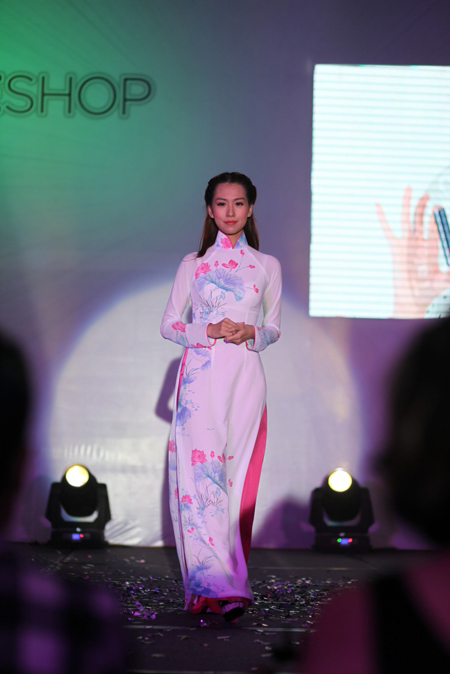 Nguyễn Hồng &Acirc;n đăng quang THEFACESHOP T.O.P.Girl 2013 10