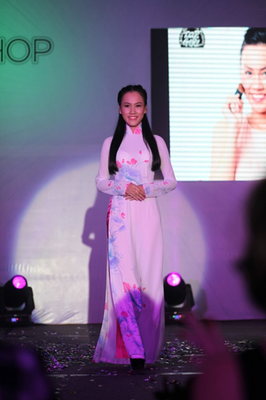Nguyễn Hồng &Acirc;n đăng quang THEFACESHOP T.O.P.Girl 2013 12