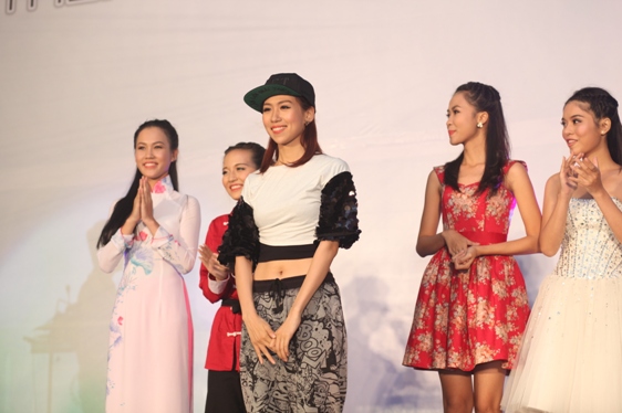 Nguyễn Hồng &Acirc;n đăng quang THEFACESHOP T.O.P.Girl 2013 24