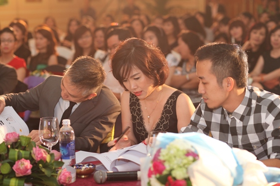 Nguyễn Hồng &Acirc;n đăng quang THEFACESHOP T.O.P.Girl 2013 6