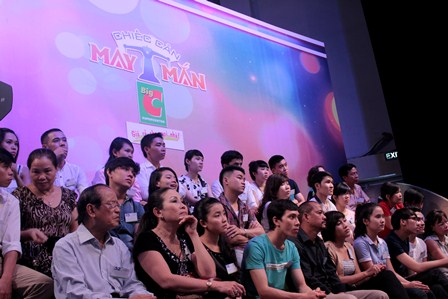 Đại Nghĩa tung hứng cùng Quốc Dũng trong gameshow "Chiếc cân may mắn" 3