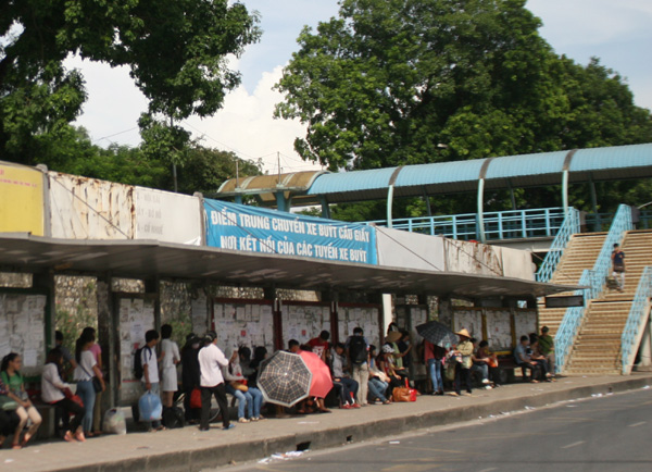 Hà Nội: Trạm trung chuyển xe buýt Cầu Giấy trước ngày tháo dỡ, di dời 1