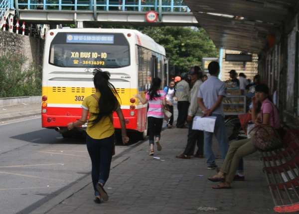 Hà Nội: Trạm trung chuyển xe buýt Cầu Giấy trước ngày tháo dỡ, di dời 6