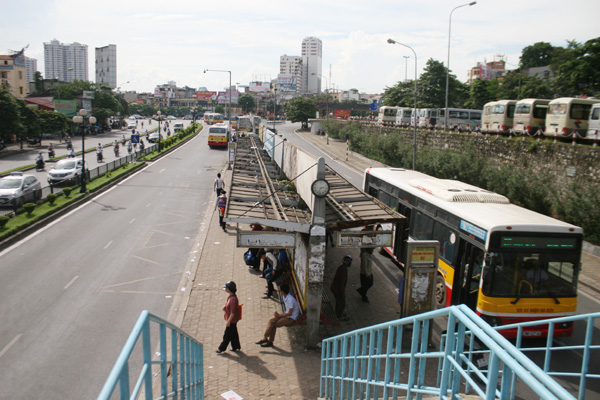 Hà Nội: Trạm trung chuyển xe buýt Cầu Giấy trước ngày tháo dỡ, di dời 8