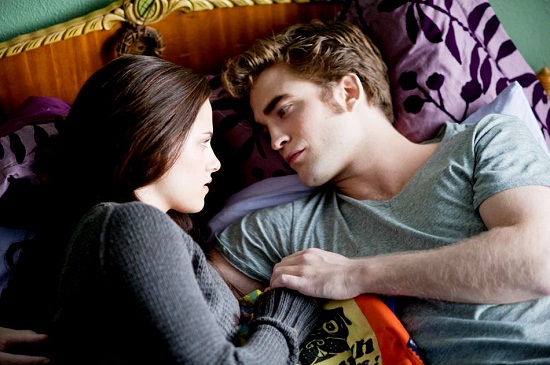 Robert Pattinson và Kristen Stewart vướng vụ kiện chẳng-liên-quan 5