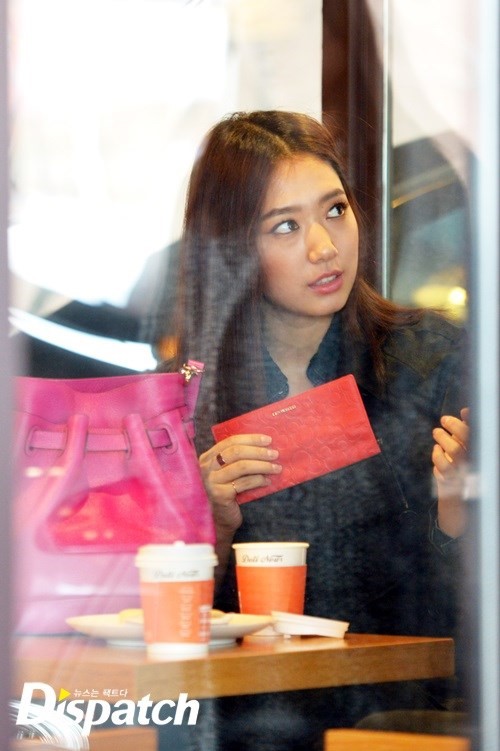 Park Shin Hye bị chụp trộm vẫn xinh rạng ngời 8