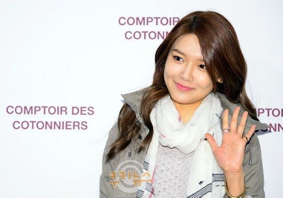 Sooyoung (SNSD) mặc váy ngắn, khoe chân dài thẳng tắp 8