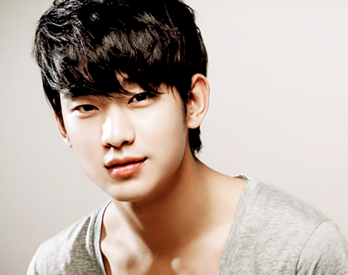 Các đại gia Trung Quốc “xâu xé” mời mọc Kim Soo Hyun 1