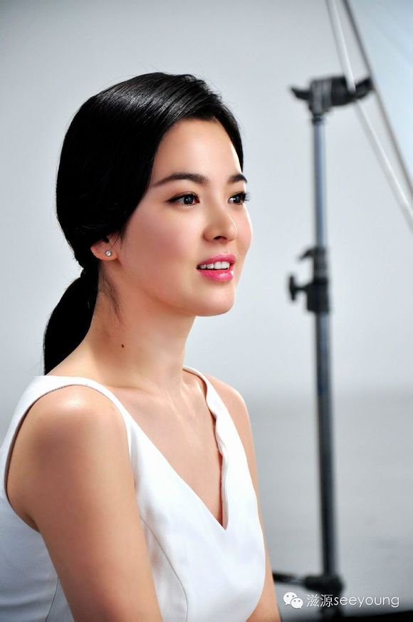 Song Hye Kyo lộ loạt ảnh hậu trường đẹp không tì vết 3