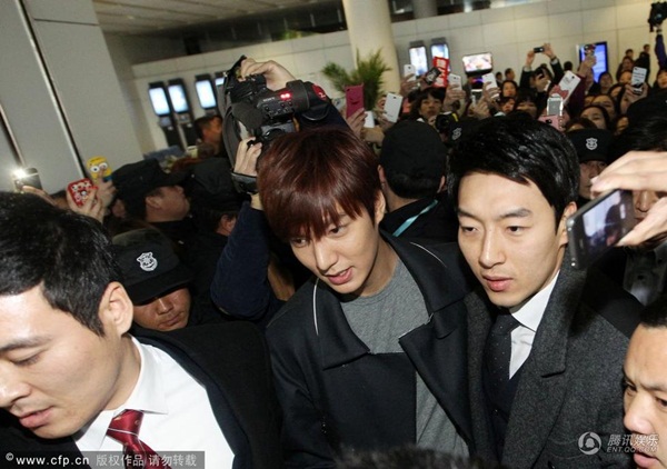 Fan Trung Quốc nhảy r&agrave;o, chảy m&aacute;u &ldquo;đ&oacute;n&rdquo; Lee Min Ho 10