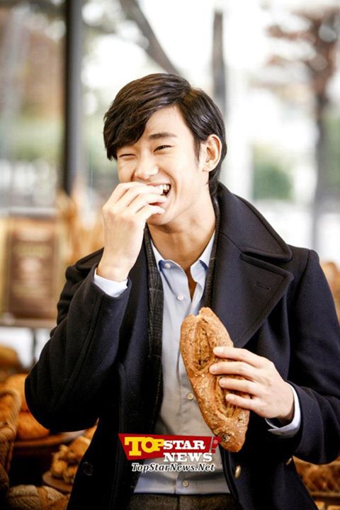 Loạt ảnh Kim Soo Hyun ăn uống nhiệt tình siêu đáng yêu 7