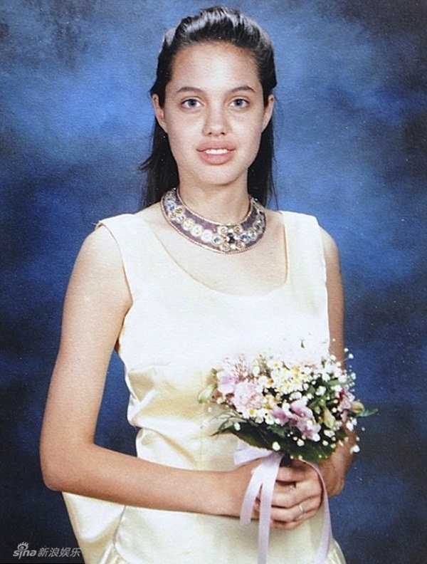 See a series of photos from childhood to adulthood of Angelina Jolie 10