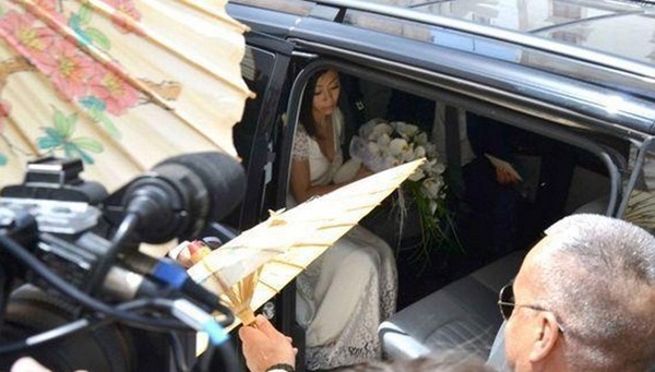 Diva Nhật Bản Hikaru Utada rạng rỡ trong đám cưới với chồng trẻ 1