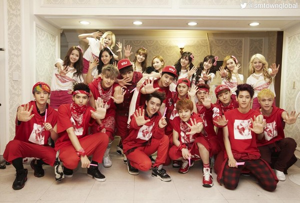 EXO sẽ thế chỗ các vũ công nam của SNSD? 1