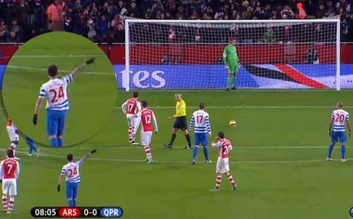 Alexis Sanchez sút hỏng penalty vì bị đồng hương “chơi xỏ” 1