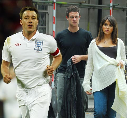 John Terry bất ngờ theo dõi Instagram của siêu mẫu Kim Kadashian 2