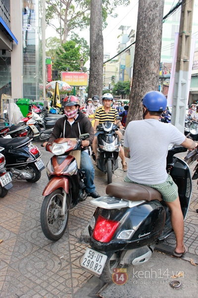 Chùm ảnh: Đường phố Sài Gòn hỗn loạn vì mất điện toàn thành phố 8